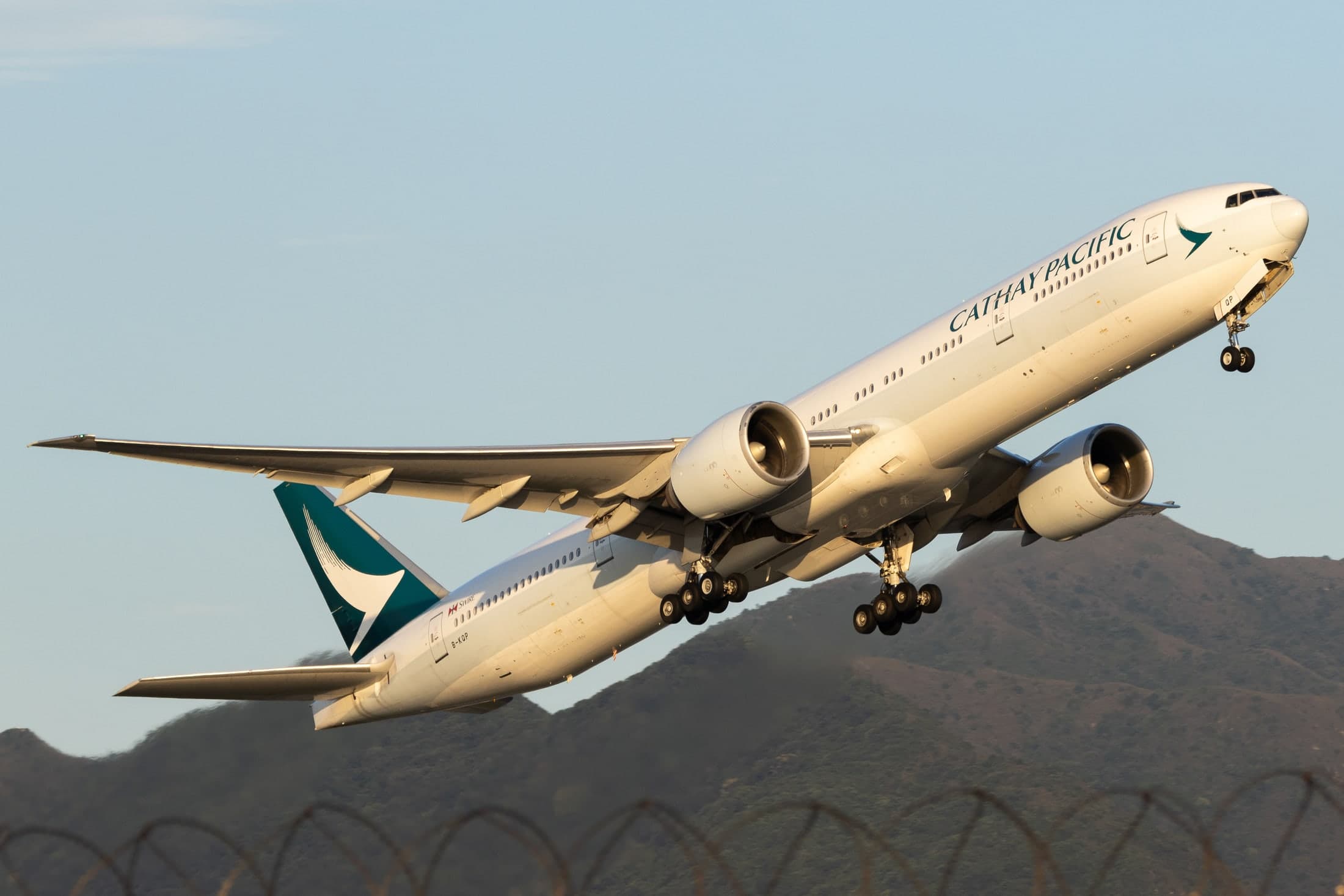 Aircraft photo 7